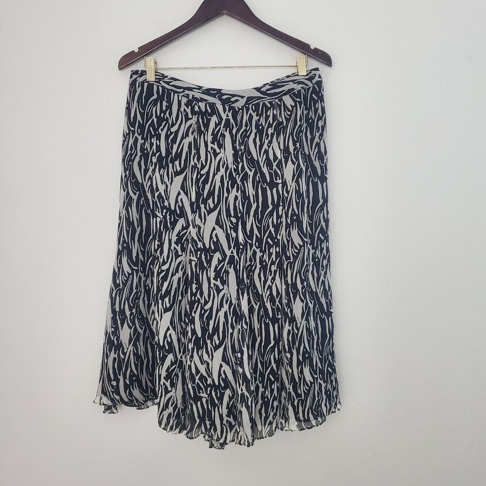 Jones New York Women's Skirt 16W Black White Midi Silk Pleated Printed Feminine